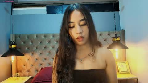 victtoriasmitth online show from April 30, 8:48 pm