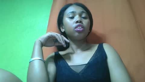 vierge28430 online show from May 1, 4:22 pm