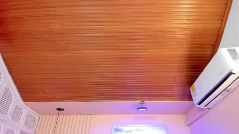 Viiolett online show from October 4, 12:03 pm