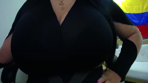 Snapshot of viiolleta chatting on June 29, 12:27 pm viioleta online show from June 29, 12:27 pm
