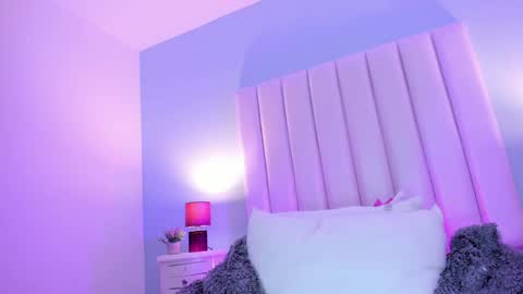 Violet online show from January 13, 6:49 pm