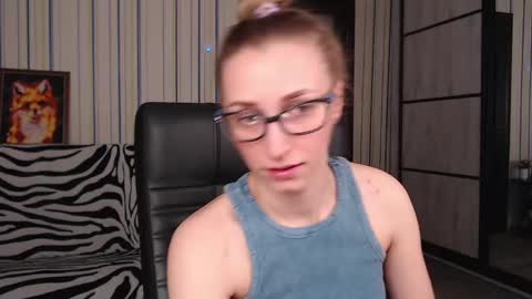 Snapshot of vikaericka chatting on March 9, 8:31 pm Vika online show from March 9, 8:31 pm