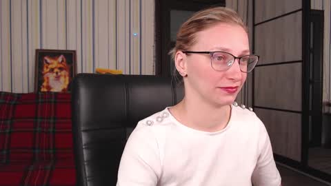 Snapshot of vikaericka chatting on February 17, 5:30 pm Vika online show from February 17, 5:30 pm