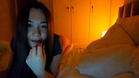 Snapshot of vikawels chatting on February 8, 10:24 pm Vika online show from February 8, 10:24 pm