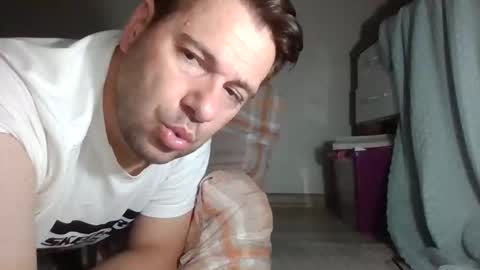  Tom reunz online show from October 18, 6:08 pm