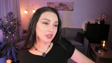 Viki Bellson online show from December 5, 5:53 pm