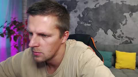 Snapshot of vikingchrisss chatting on October 17, 10:18 am vikingchrisss online show from October 17, 10:18 am