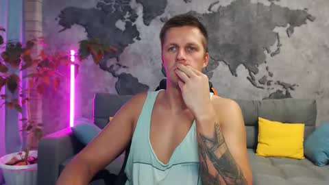 vikingchrisss online show from October 24, 9:49 am