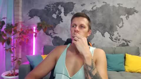 vikingchrisss online show from October 26, 10:10 am