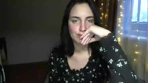 vikipop online show from February 25, 12:04 pm