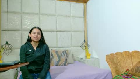 vikiTomson online show from November 17, 1:28 pm