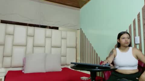 Snapshot of vikitomson chatting on March 3, 12:44 pm vikiTomson online show from March 3, 12:44 pm