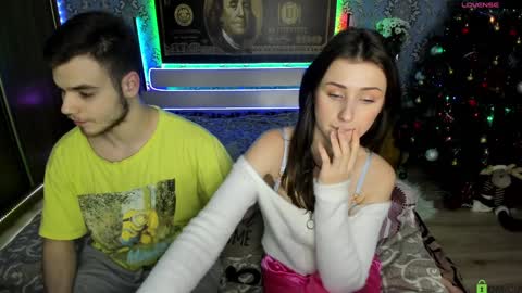 Snapshot of vikki_and_george chatting on January 20, 9:22 pm vikki and george online show from January 20, 9:22 pm