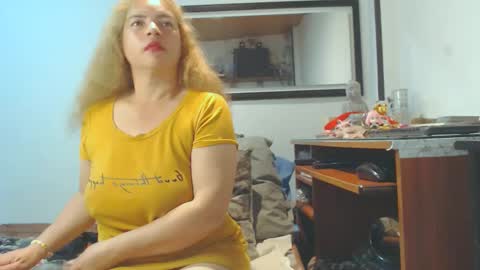 VIKKKTORIAAA online show from December 31, 9:21 am