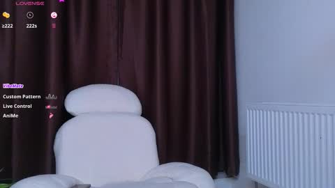 Snapshot of viksinite chatting on February 21, 8:21 pm Vixi online show from February 21, 8:21 pm