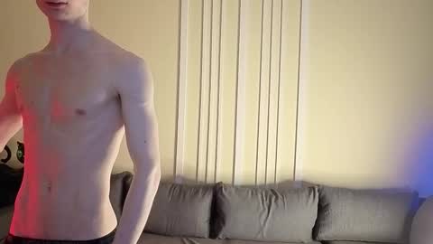 Max online show from February 18, 8:49 pm