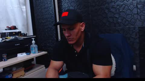 Viktor Herrera online show from February 1, 1:44 am