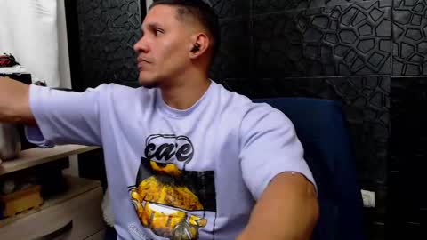 Viktor Herrera online show from February 19, 12:35 am