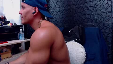 Viktor Herrera online show from March 9, 6:21 pm