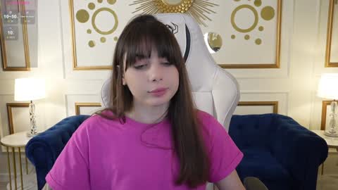 Snapshot of viktoria_storm chatting on December 5, 8:33 pm Alisa online show from December 5, 8:33 pm