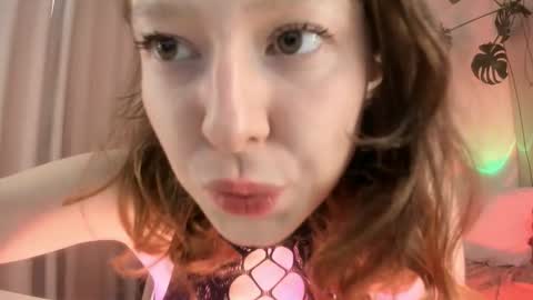Snapshot of viktoria_sullivans chatting on September 23, 7:22 am Vikky online show from September 23, 7:22 am