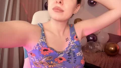 Snapshot of viktoria_sullivans chatting on October 28, 5:33 am Vikky online show from October 28, 5:33 am