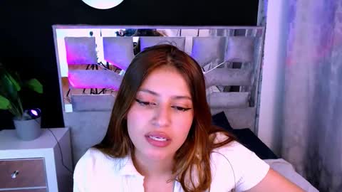 viky_evanss online show from April 17, 11:08 pm