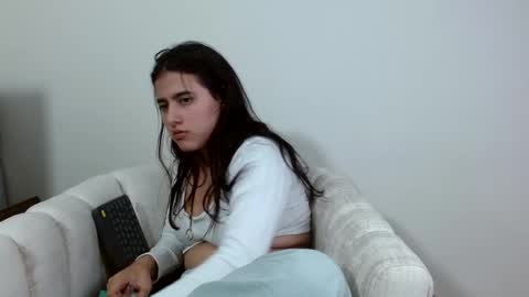 Snapshot of vikysexy28 chatting on February 18, 4:37 am vikysexy28 online show from February 18, 4:37 am