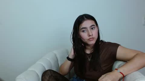 Snapshot of vikysexy28 chatting on March 6, 10:26 pm vikysexy28 online show from March 6, 10:26 pm