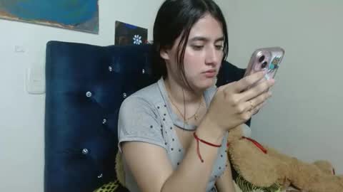 Snapshot of vikysexy28 chatting on December 14, 3:56 am vikysexy28 online show from December 14, 3:56 am