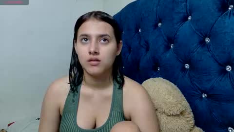 vikysexy28 online show from March 4, 12:05 am