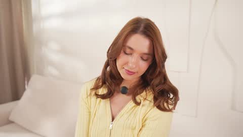 Snapshot of villanelle_l chatting on February 7, 11:14 am Lana online show from February 7, 11:14 am