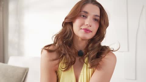 Snapshot of villanelle_l chatting on February 19, 10:55 am Lana online show from February 19, 10:55 am