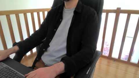 Vince online show from October 31, 3:02 pm