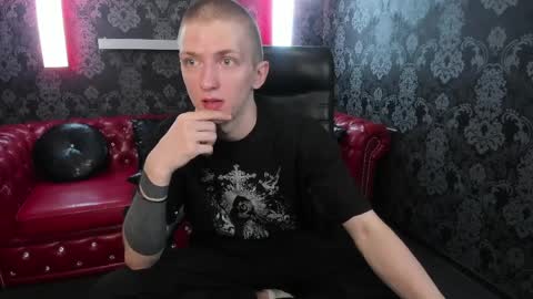 Snapshot of vincebev chatting on April 10, 8:02 pm Vince Dice online show from April 10, 8:02 pm