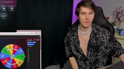 Snapshot of vincent__strong chatting on November 3, 9:21 am Vincent Strong online show from November 3, 9:21 am