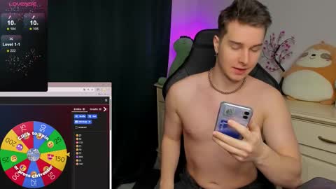 Snapshot of vincent__strong chatting on November 22, 8:57 am Vincent Strong online show from November 22, 8:57 am