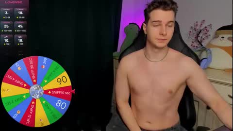 Snapshot of vincent__strong chatting on November 26, 8:48 am Vincent Strong online show from November 26, 8:48 am