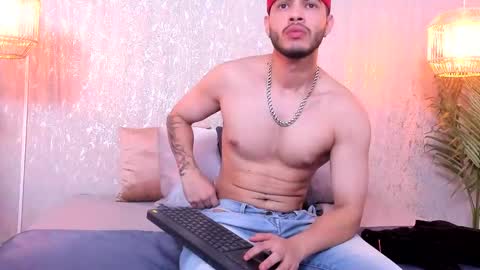 Snapshot of vincentblack_ chatting on September 18, 4:47 am Vincent online show from September 18, 4:47 am