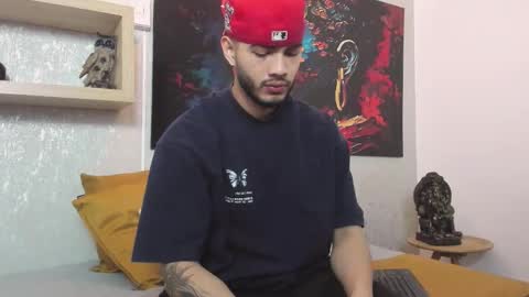 Snapshot of vincentblack_ chatting on September 21, 3:52 am Vincent online show from September 21, 3:52 am