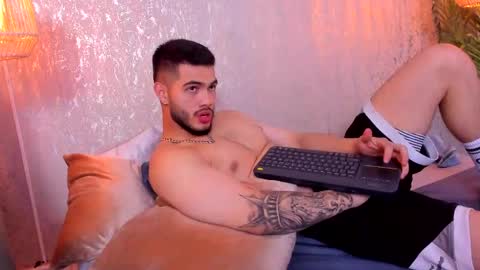 Snapshot of vincentblack_ chatting on September 23, 4:26 am Vincent online show from September 23, 4:26 am