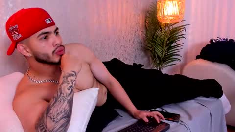 Snapshot of vincentblack_ chatting on October 9, 4:10 am Vincent online show from October 9, 4:10 am