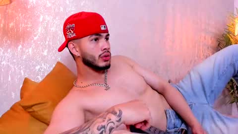 Snapshot of vincentblack_ chatting on October 11, 4:44 am Vincent online show from October 11, 4:44 am