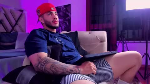 Snapshot of vincentblack_ chatting on November 23, 4:01 am Vincent online show from November 23, 4:01 am