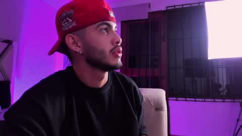 Snapshot of vincentblack_ chatting on December 2, 3:23 am Vincent online show from December 2, 3:23 am