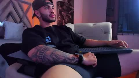 Vincent online show from May 15, 5:14 am