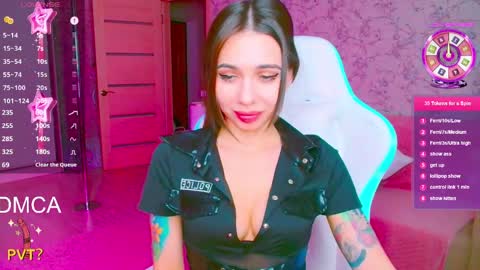 Vinkiepinkie online show from April 5, 5:10 pm