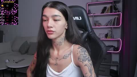 vinkitinkii online show from January 12, 7:00 am