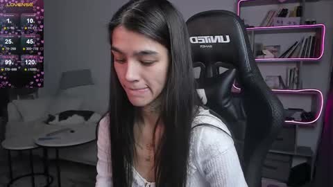 vinkitinkii online show from February 19, 9:39 am