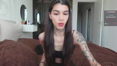 vinkitinkii online show from October 12, 6:56 am